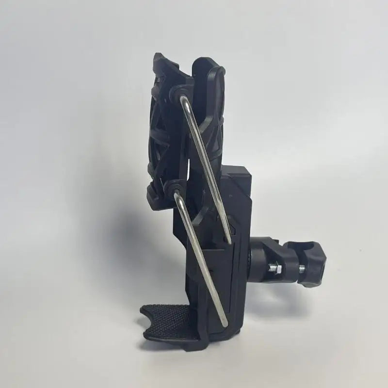 Self-adjusting Cup Holder